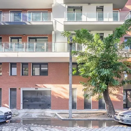 Апартаменты Balcony - Easy Parking - Comfy *