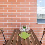 Balcony - Easy Parking - Comfy *