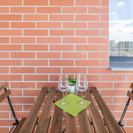 Balcony - Easy Parking - Comfy *