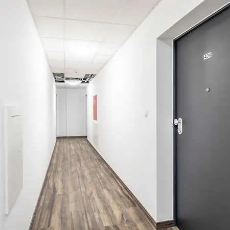 Balcony - Easy Parking - Comfy Apartment